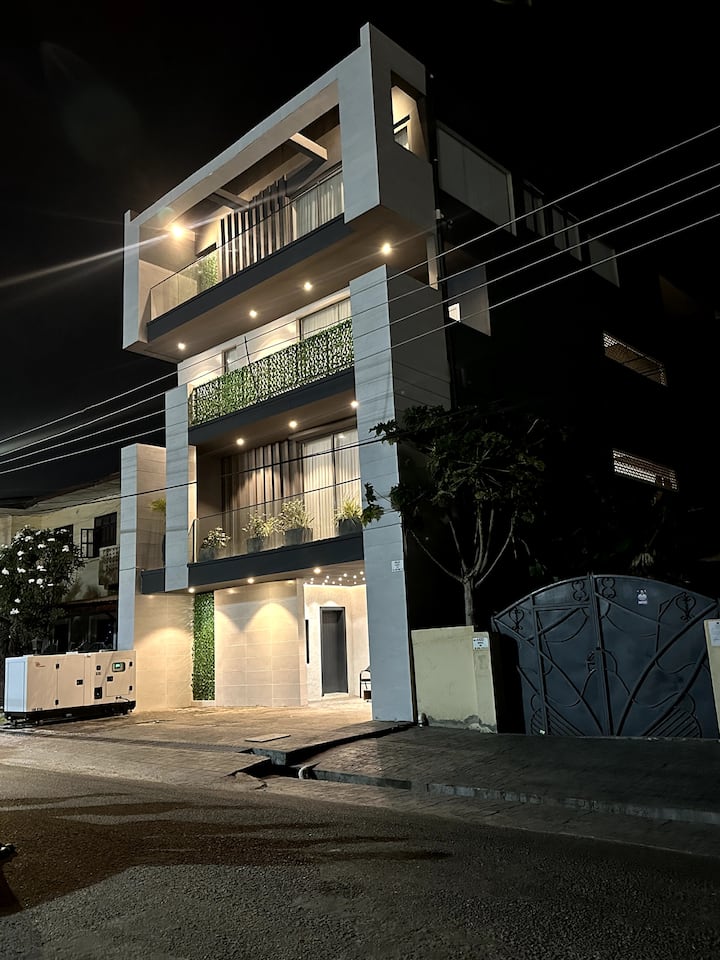 Executive Modern Studio @Osu +Free Airport Pickup