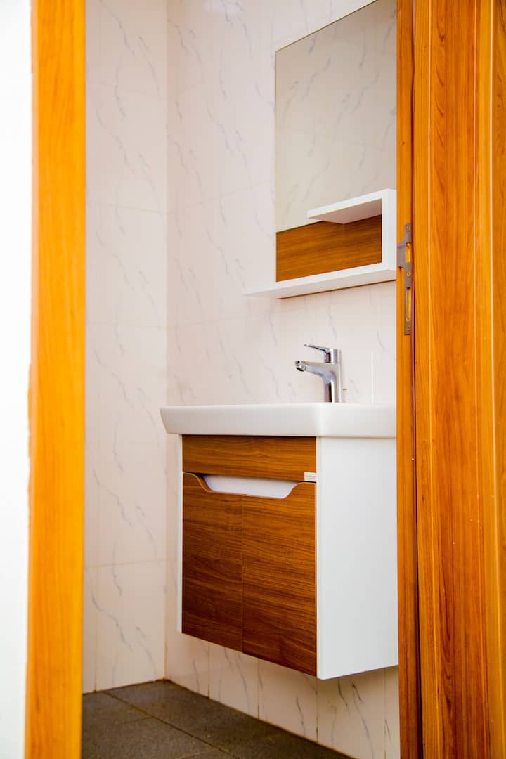 Ultramodern Executive Aprt TEMA