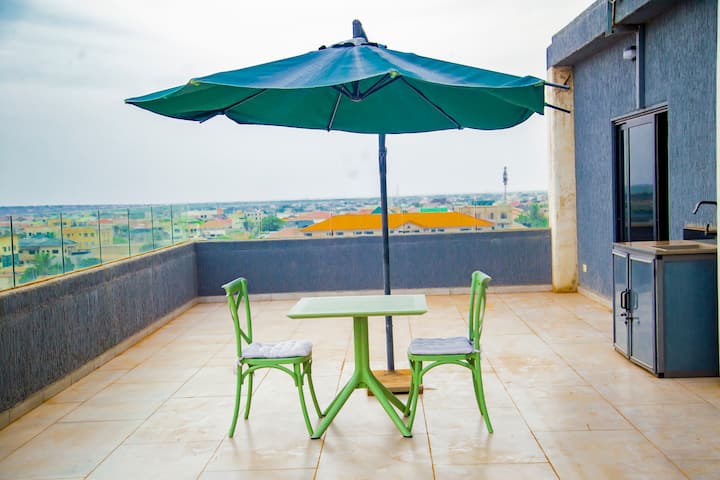 Ultramodern Executive Aprt TEMA