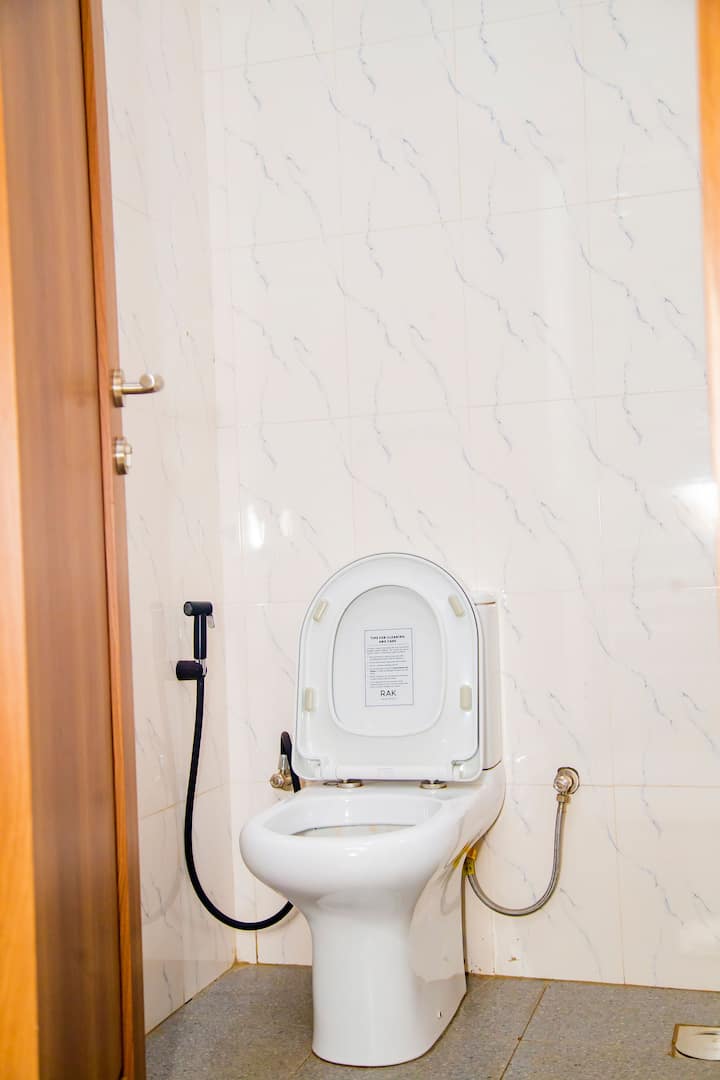 Ultramodern Executive Aprt TEMA